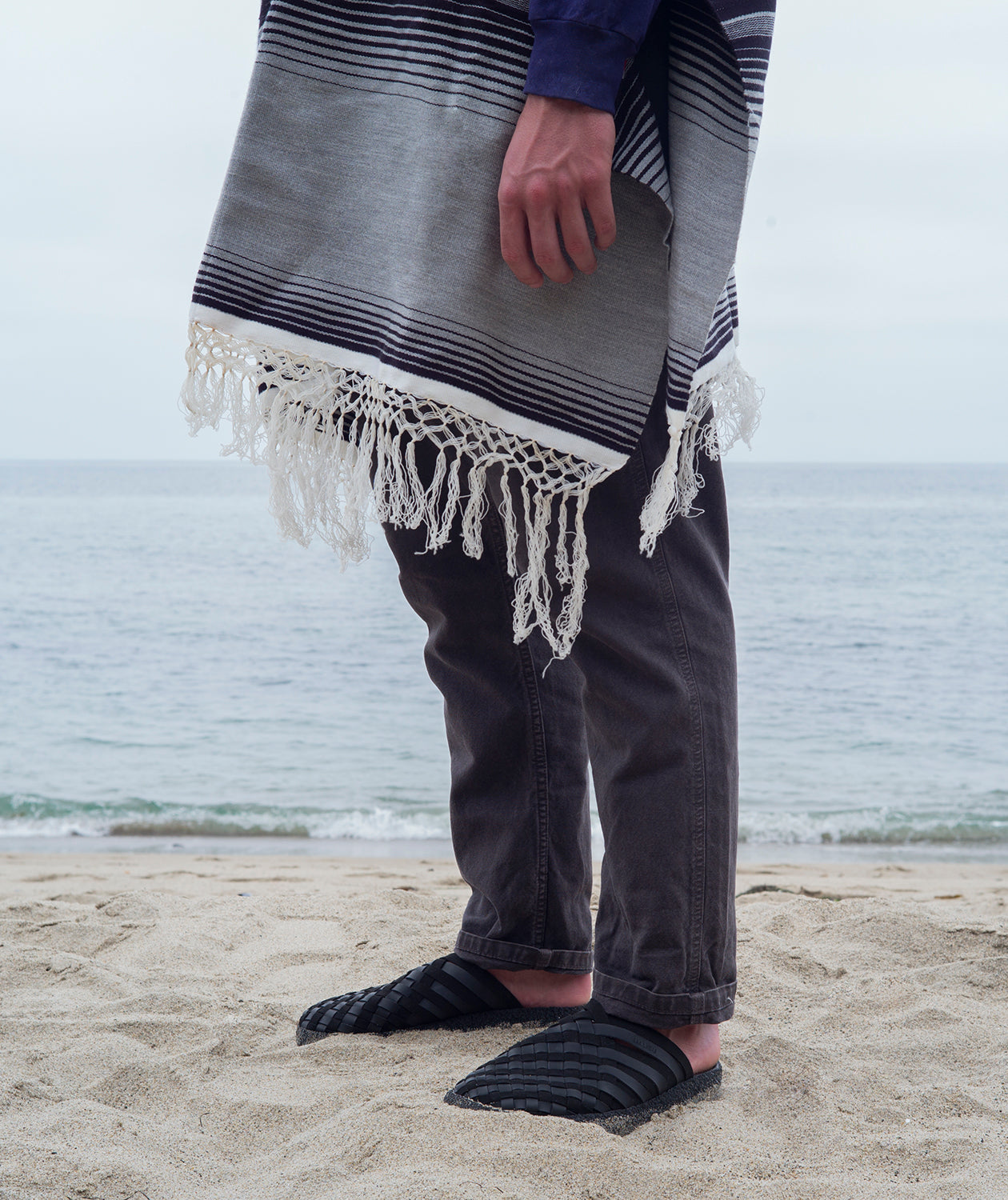 Colony v3 | Vegan Leather | Rubber | Black | Black