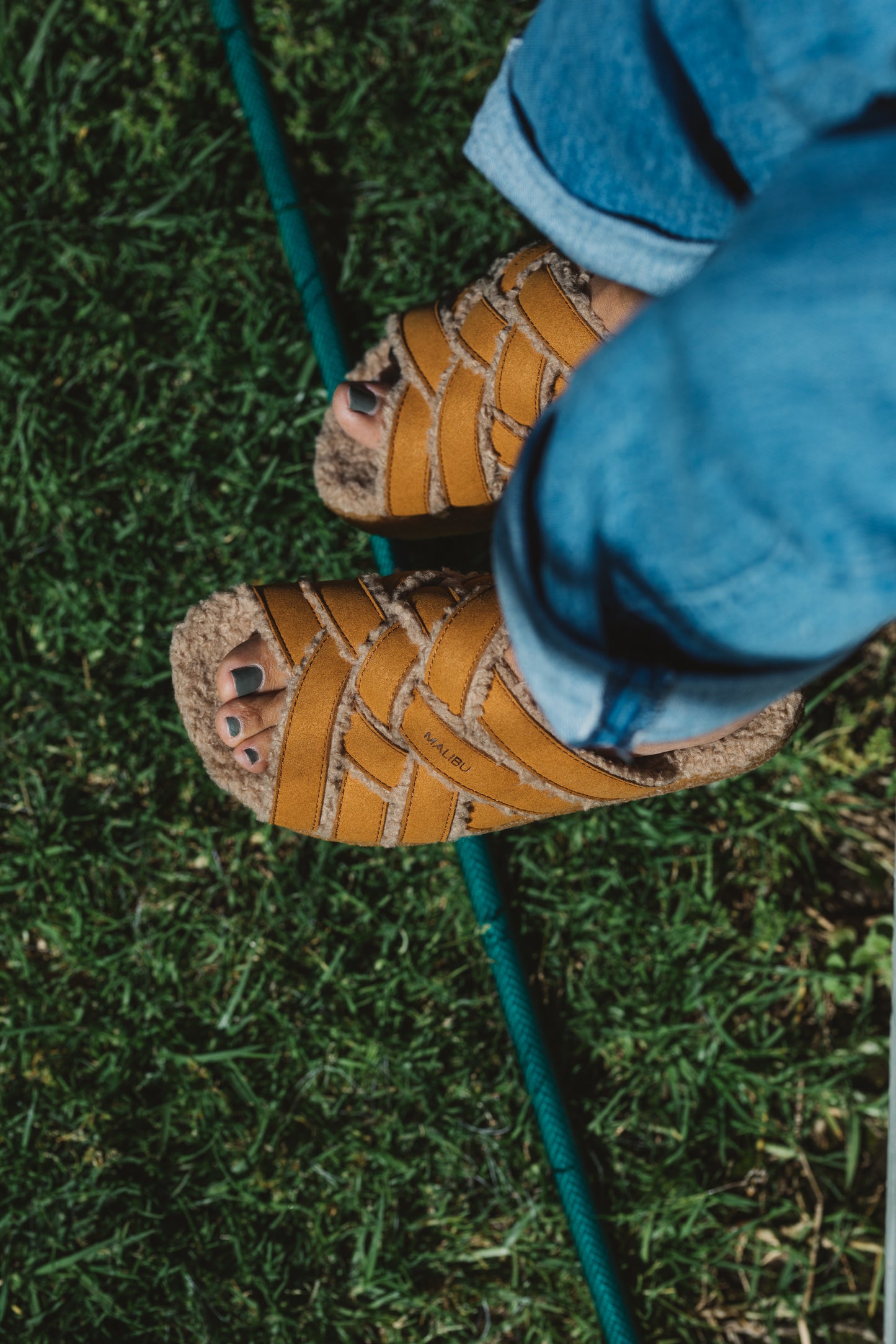 ZUMA LX | SUEDE VEGAN | SHERPA | CREPE - GOLDEN OAK/TAN