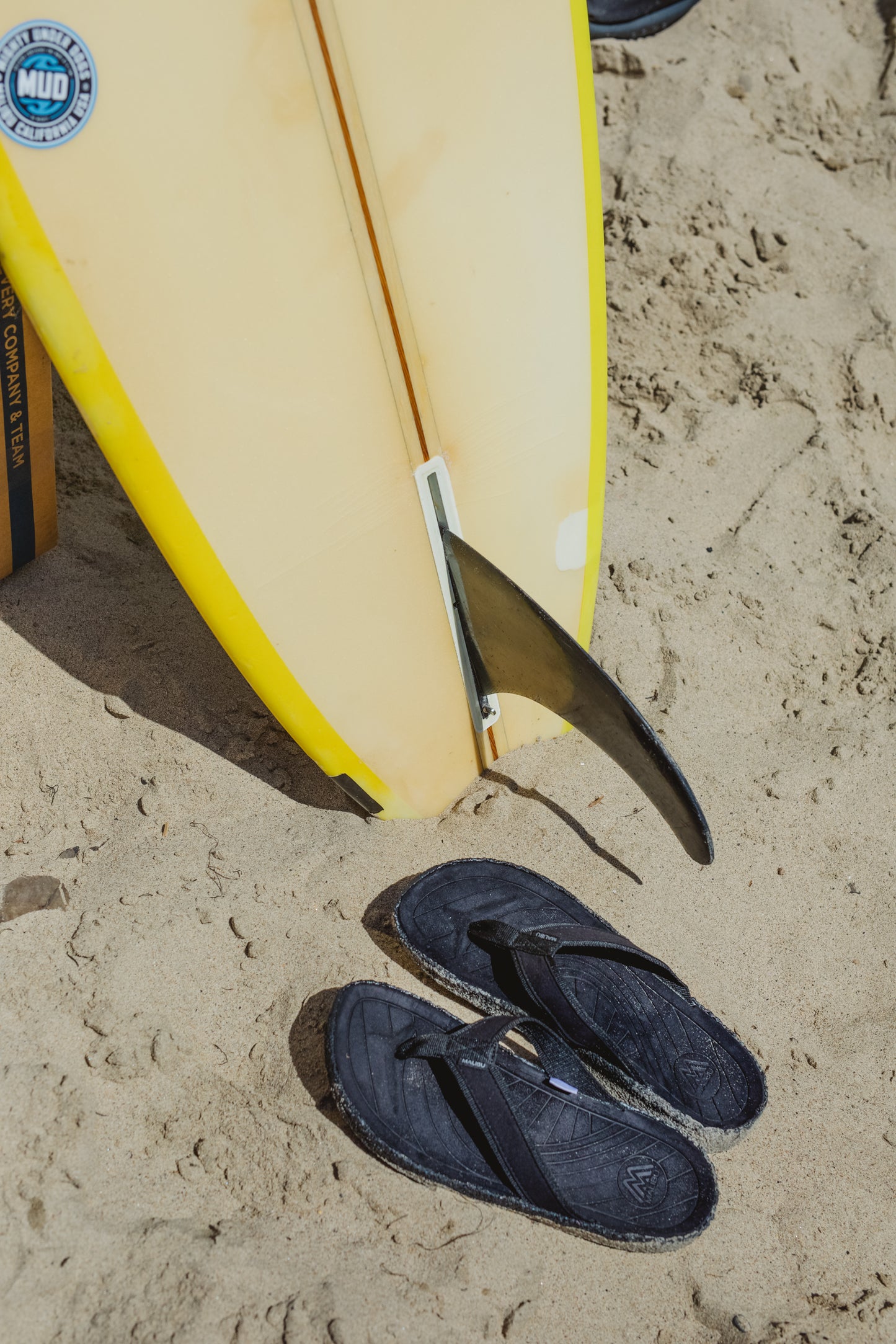 SURFRIDER | SUEDE VEGAN | NYLON | CREPE GUM RUBBER | BLACK