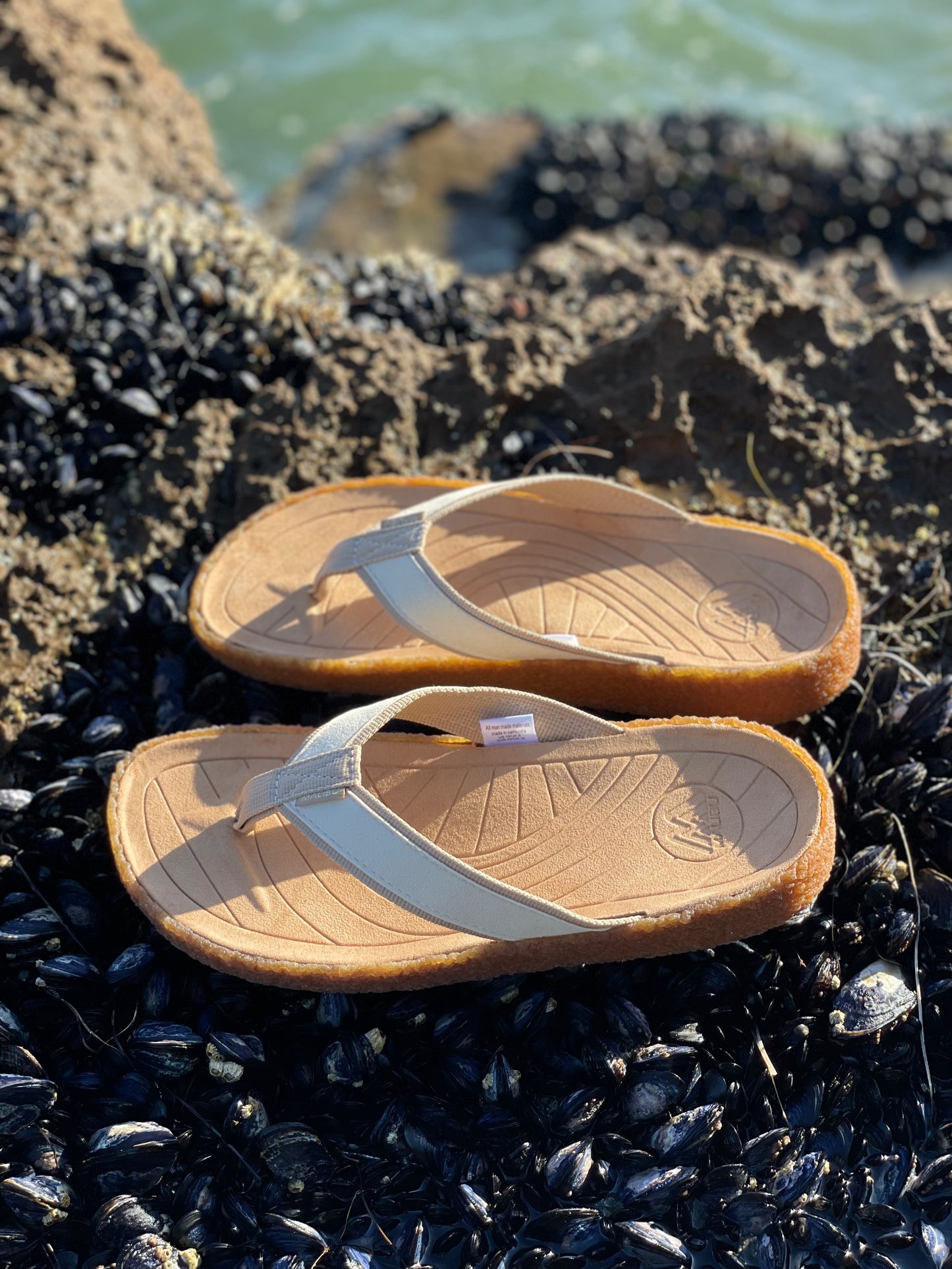 SURFRIDER | SUEDE VEGAN | NYLON | CREPE GUM RUBBER | BEIGE