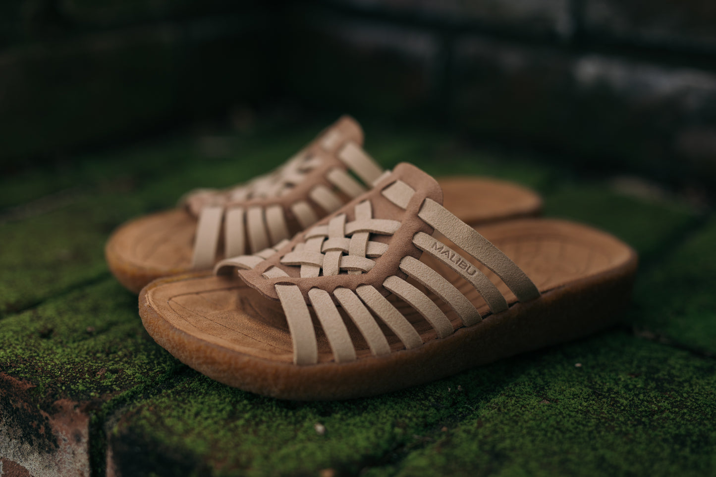 Cove Slide | Suede Vegan | Crepe | Walnut | Beige