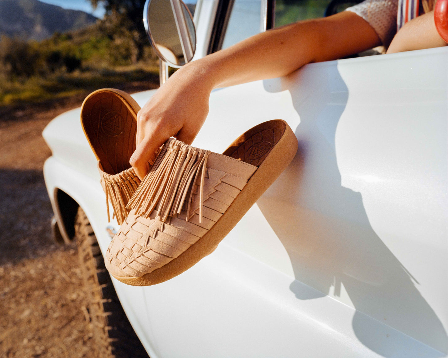 Thunderbird Thatched Mule | Suede Vegan Leather | Rubber | Beige | Tan